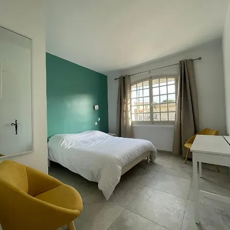 Villa Andree Avec Piscine A Proximite De La *